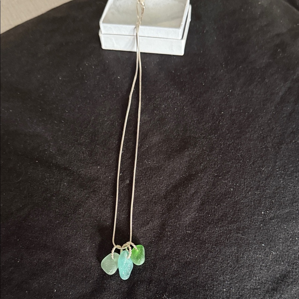 Elegant Green Pendant Necklace